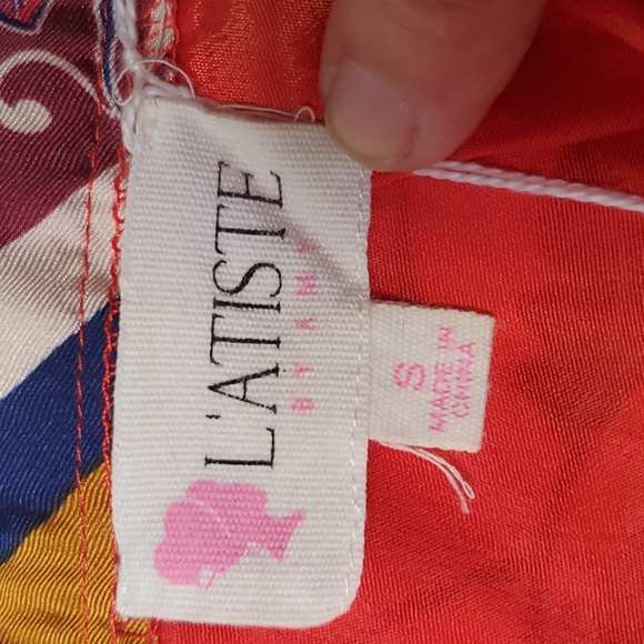 Latiste Shorts Ruffled Hem High Waisted Red/Bugundy Flower Pattern Size S - Picture 3 of 10